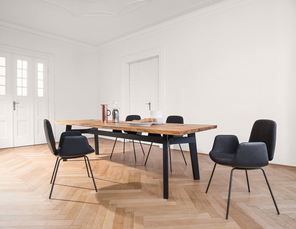 janua_bb31_connect_tisch_indoor_altholz_holz_eiche_natur_stahl_tiefschwarz_e_01