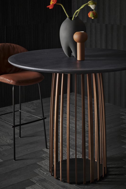 janua_bc07_basket_tisch_hochtisch_indoor_schottenhansen_holz_eiche_mineral_mb5_stahl_kupfer_lasur_e_03