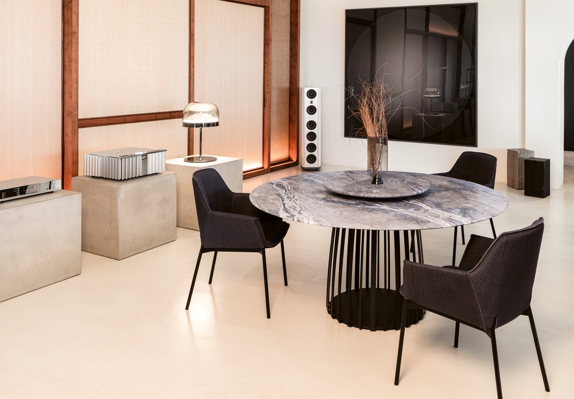 janua_bc07_basket_tisch_rund_indoor_stein_earth_blue_stahl_tiefschwarz_e_02