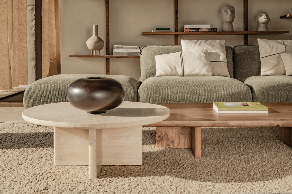 janua_bc20_t-rox_couchtisch_rund_indoor_stein_travertin_striato_e_05