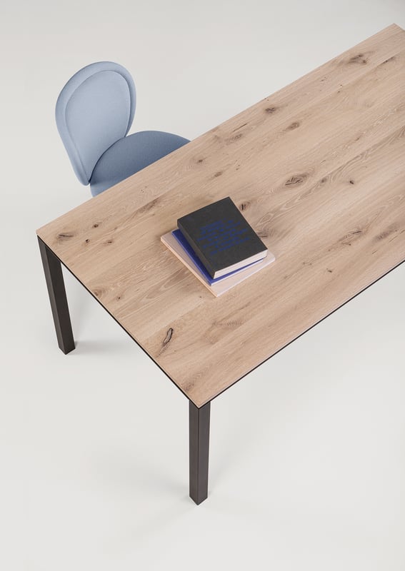 janua_s600_cpsdesign_tisch_indoor_basic_holz_eiche_weiss_stahl_tiefschwarz_e_01