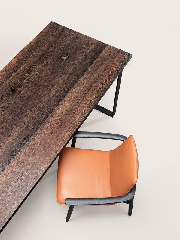 janua_s700_cpsdesign_tisch_indoor_gekoehlt_holz_eiche_ton_braun_stahl_tiefschwarz_e_01