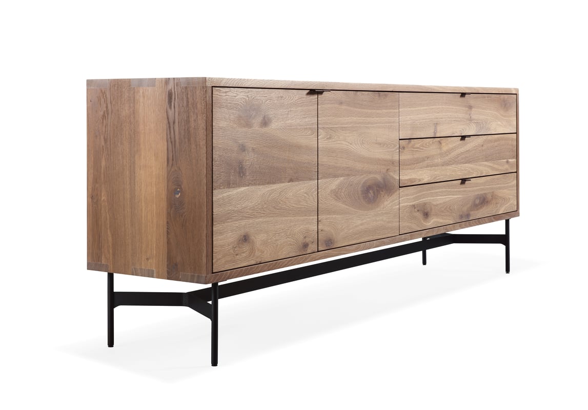 janua_sc21_sideboard_korpusmoebel_indoor_geraeuchert_holz_eiche_weiss_roheffekt_stahl_tiefschwarz_f_01