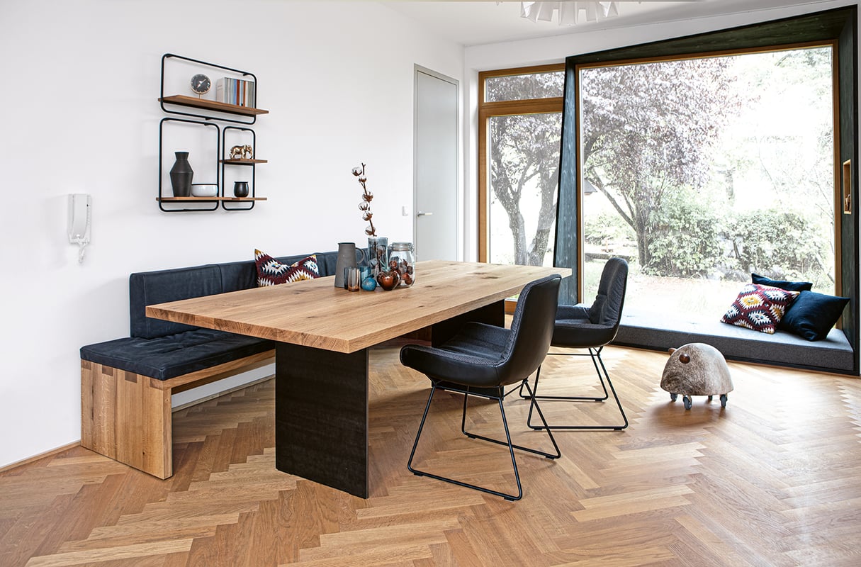 janua_sc41_tisch_indoor_basic_holz_eiche_natur_stahl_tiefschwarz_e_02