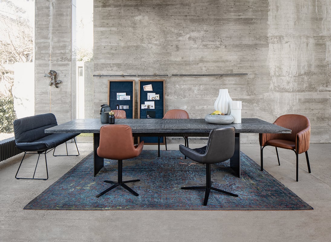 janua_sk08_butterfly_tisch_indoor_gekoehlt_holz_eiche_ton_grau_stahl_tiefschwarz_e_01