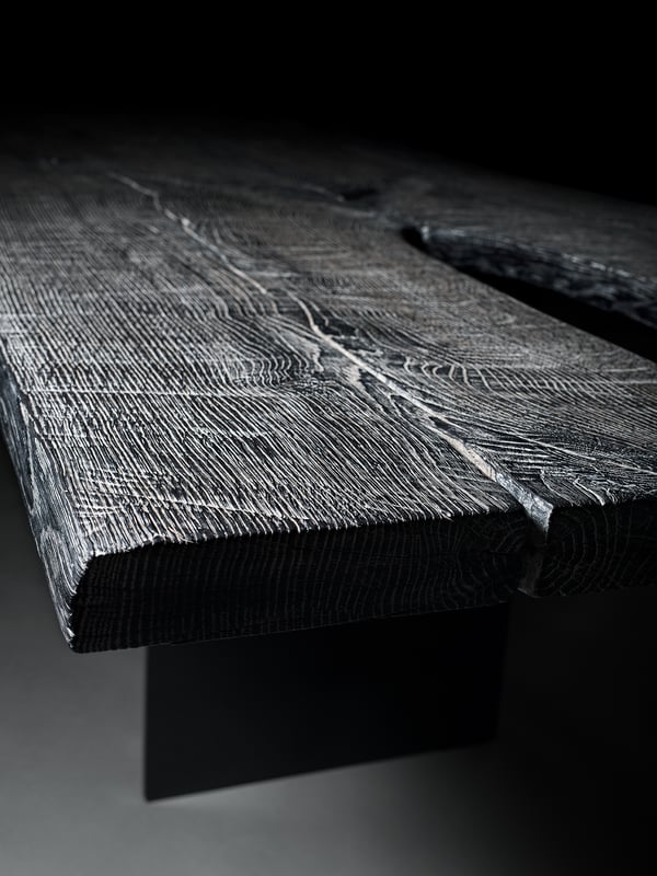 janua_sk08_butterfly_tisch_indoor_gekoehlt_holz_eiche_ton_grau_stahl_tiefschwarz_e_03