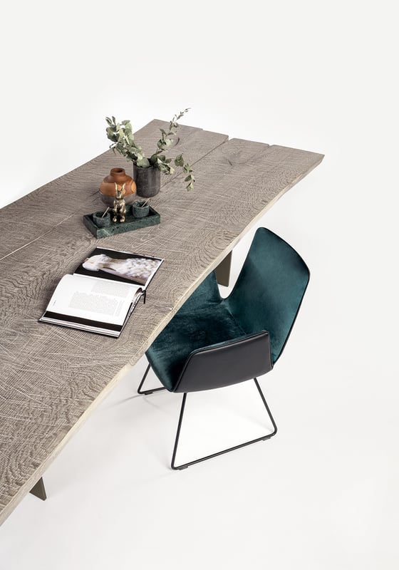 janua_sk08_butterfly_tisch_indoor_geraeuchert_holz_eiche_weiss_roheffekt_stahl_bronze_lasur_e_06